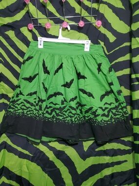 Sourpuss - Green Bat-Print Circle Skirt